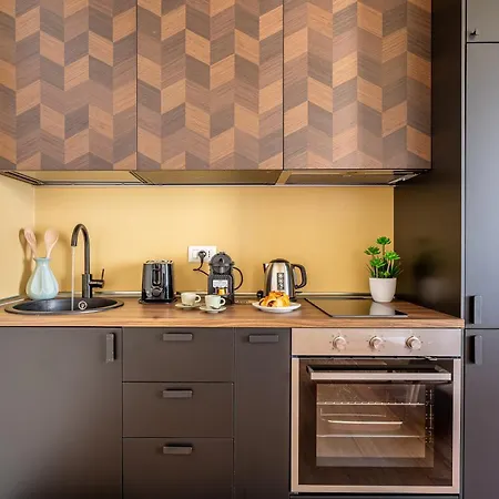 Iflat Warm & Welcoming Little Gem In Rione Monti * Рим