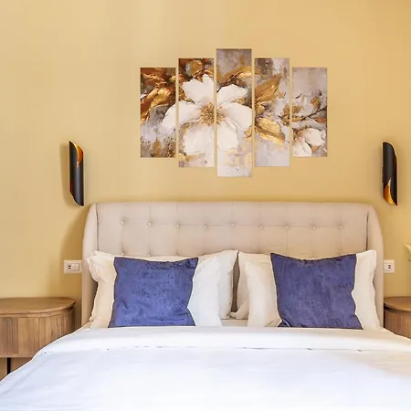 Iflat Warm & Welcoming Little Gem In Rione Monti * Рим