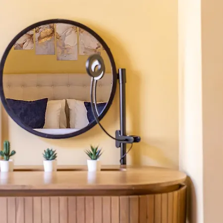 Iflat Warm & Welcoming Little Gem In Rione Monti * Рим
