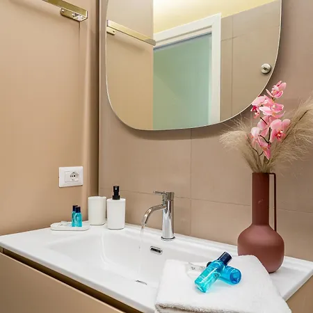 Апартаменты Iflat Warm & Welcoming Little Gem In Rione Monti *